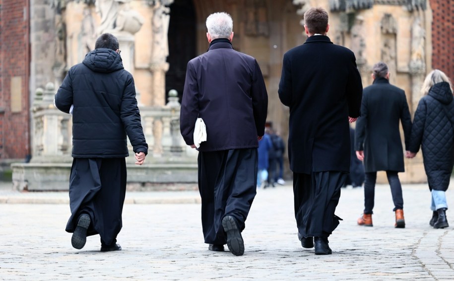 Wzrosły notowania Kościoła. Jest najnowszy sondaż