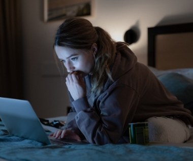 "Ocet jabłkowy": Nowy serial Netfliksa może wstrząsnąć. Okłamywała cały świat, że jest ciężko chora