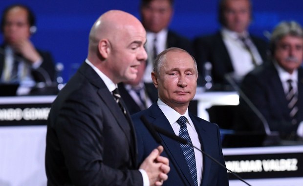"Och, zdecydowanie". Szef FIFA chce przywrócenia rosyjskich drużyn do rozgrywek
