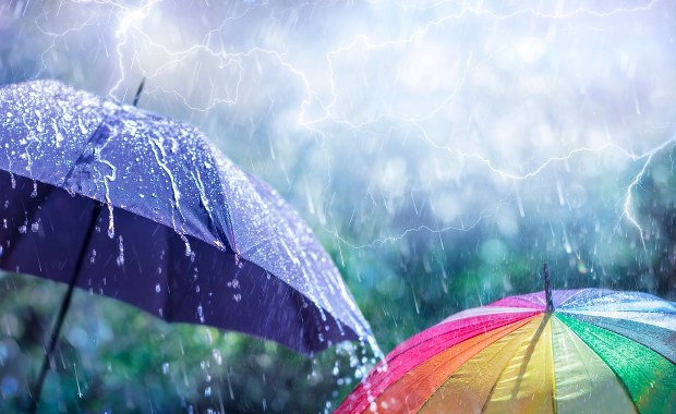 Ochłodzenie, deszcz i burze. Prognoza pogody na nowy tydzień