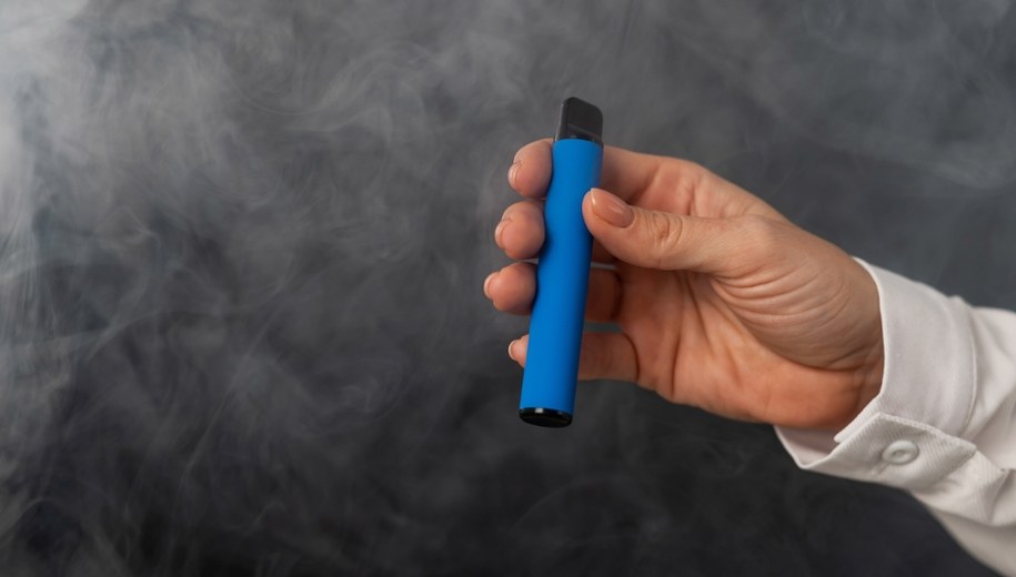 Ukraińscy ochotnicy dają e-papierosom nowe życie na froncie