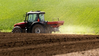 ​Ochrona przemysłu azotowego czy ulga dla rolników? Jest stanowisko Polski