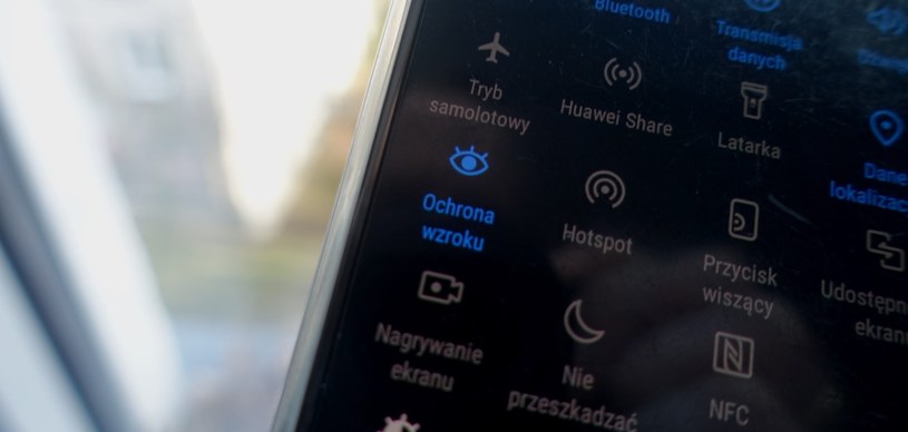 Ochrona wzroku - specjalny tryb w smartfonach Huawei /INTERIA.PL