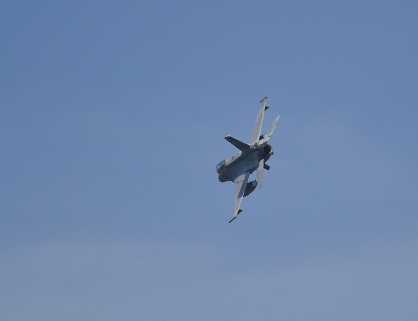 Ochronę z powietrza zapewniały samoloty wielozadaniowe F-16 /Piotr Placzkowski /East News