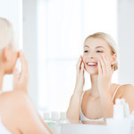 Oczyszczanie twarzy olejami: Jak to robić?