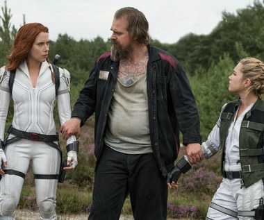 "Oczywiście musisz być fizycznie sprawna, ponieważ - no cóż - grasz superbohaterkę" - zauważa ze śmiechem. Aktorka podeszła do zadania ambitnie - jak zdradza reżyserka filmu, Cate Shortland, większość kaskaderskich popisów wykonała sama. "Uczenie się ich było moim ulubionym elementem pracy nad filmem" - dodaje Pugh.

(PAP Life)