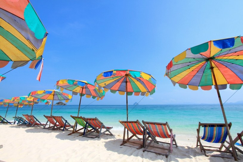 Od 1 lipca zaszczepieni turyści będą mogli wypoczywać na wyspie Phuket w Tajlandii /123RF/PICSEL