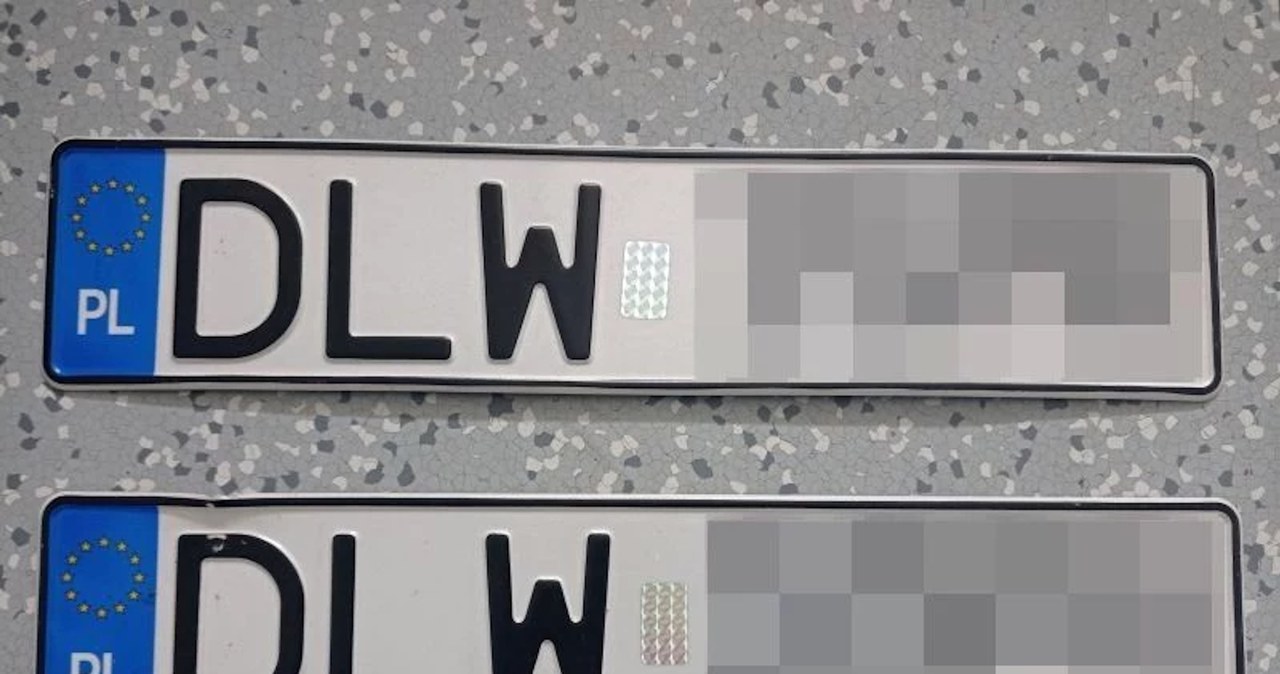 Od 1 października za "klonowanie" tablic, czyli jeździe na tablicach kolekcjonerskich, będzie można trafić do więzienia nawet na 5 lat /Policja