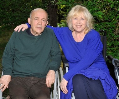 Od 10 lat Jolanta Lothe występuje w serialu "Barwy szczęścia", wcielając się w postać Teresy Struzik (na zdjęciu z serialowym mężem Pawłem Nowiszem).

Pojawiła się też gościnnie w jednym odcinku 'Prawa Agaty" oraz serialu "Na dobre i na złe".