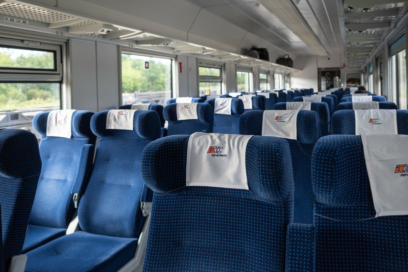 Od 11 stycznia br. zaczną obowiązywać wyższe ceny biletów na przejazdy pociągami PKP Intercity /Arkadiusz Ziółek /East News