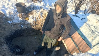 Od 15 lat mieszka w ziemiance. Poprosił o pomoc z dokumentami