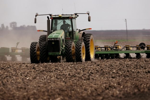 Od 2014 r.rolnicy z Europy Środkowo zyskają? /AFP