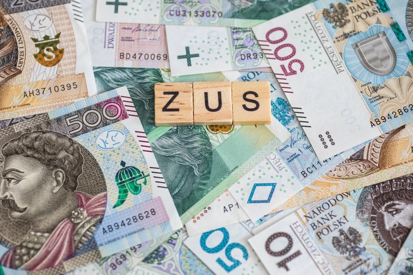 Od 2022 roku obsługę "500 plus" przejmie Zakład Ubezpieczeń Społecznych /Arkadiusz Ziółek /East News