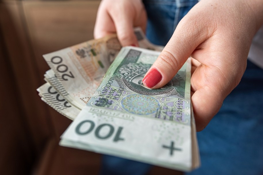 Od 27 stycznia 2026 r. ekwiwalent za niewykorzystany urlop nie musi być wypłacony w ostatni dzień pracy /Shutterstock