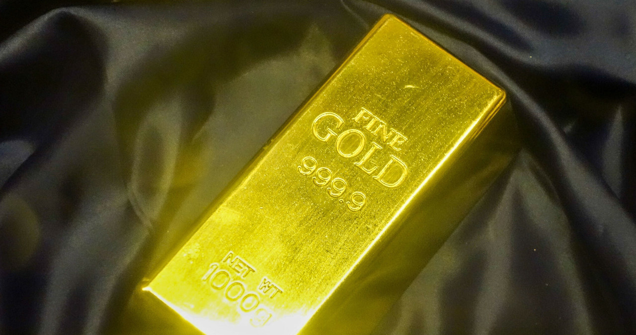 Od czego zależy cena złota i kto ją ustala? /Piotr Kamionka/REPORTER /East News