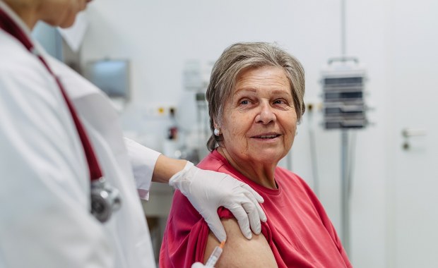 Od dzisiaj znów bezpłatne szczepienia przeciwko koronawirusowi