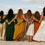 Od "girl power" do "gniazda żmij". Brutalna prawda o kobiecych relacjach