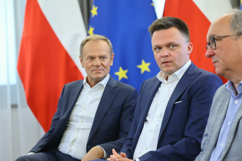 Od lewej: Donald Tusk, Szymon Hołownia i Włodzimierz Czarzasty /Jacek Domiński /Reporter