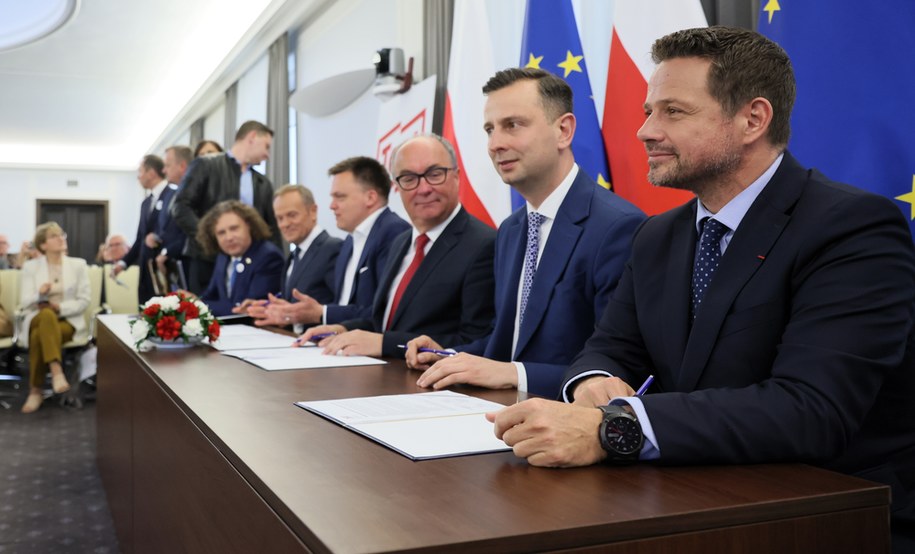 Od lewej: Jacek Karnowski, Donald Tusk, Szymon Hołownia, Włodzimierz Czarzasty, Władysław Kosiniak-Kamysz i Rafał Trzaskowski / 	Leszek Szymański    /PAP