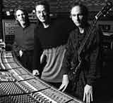 Od lewej: John Densmore, Ray Manzarek i Robbie Krieger /
