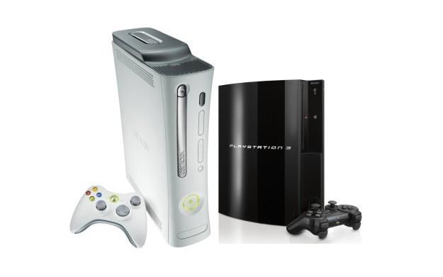Od lewej konsole Xbox 360 i PlayStation 3 /Informacja prasowa