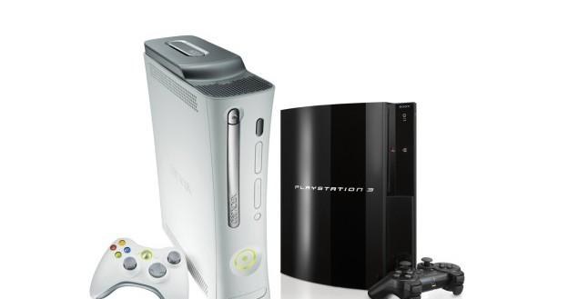 Od lewej konsole Xbox 360 i PlayStation 3 /Informacja prasowa