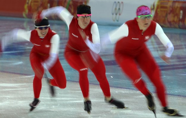 Od lewej: Luiza Złotkowska, Katarzyna Bachleda-Curuś i Natalia Czerwonka podczas treningu przed wyścigiem drużynowym /Grzegorz Momot /PAP
