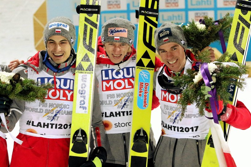 Od lewej: Maciej Kot, Dawid Kubacki, Piotr Żyła /Fot. Kuba Atys /