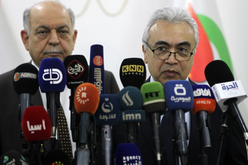 Od lewej: minister ds. ropy naftowej Thamer al-Ghadhban i dyrektor wykonawczy Międzynarodowej Agencji Energii Fatih Birol /AHMAD AL-RUBAYE / AFP /AFP