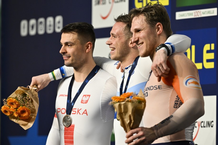 Od lewej: Patryk Rajkowski, Harrie Lavreysen i Jeffrey Hoogland na podium /GIAN EHRENZELLER /PAP/EPA