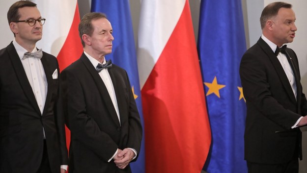 Od lewej: premier Mateusz Morawiecki, marszałek Senatu Tomasz Grodzki i prezydent Andrzej Duda / 	Leszek Szymański    /PAP