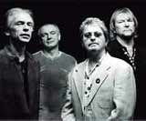 Od lewej: Steve Howe, Alan White, Jon Anderson i Chris Squire /