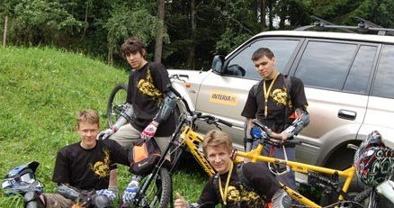 Od lewej stoją: Wojciech Skorupka, Rafał Procel, Wadim Procel i Michał Paluch /Open2be