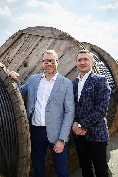 Od lewej: Tomasz Szymenderski, dyrektor finansowy oraz Maciej Maćkowiak, prezes Enexona /Informacja prasowa