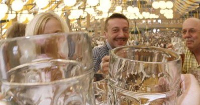 Od listopada Plzeňský Prazdroj podnosi cenę swego sztandarowego produktu - piwa Pilsner Urquell /AFP