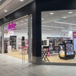Giorgio Armani Od luksusowych marek po perfumy z TikToka. W Hebe ruszyły duże promocje