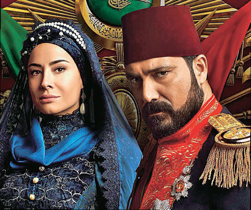 Od lutego tureccy widzowie podziwiają go już w nowej produkcji: „Abdülhamid, ostatni sułtan”. /Kurier TV