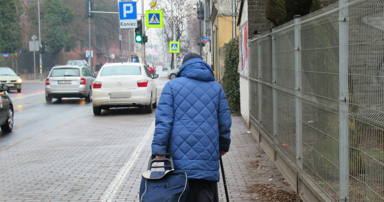 Od marca koniec emerytury bez podatku. Tyle stracisz, gdy zapłacisz PIT /Marek Bazak /East News