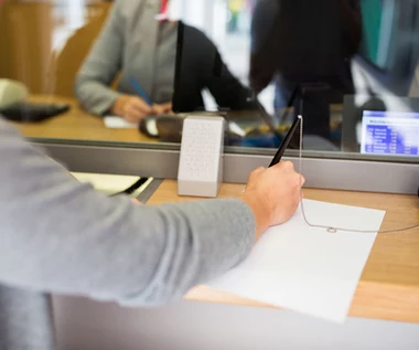 Od miesięcy brały kredyty na seniorów. Pracownice banku ukradły 420 tys. zł