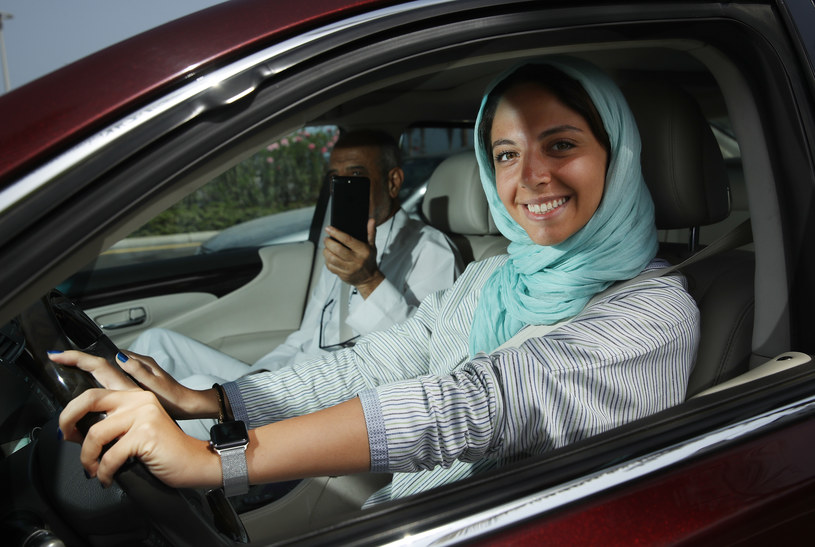 Od niedzieli Saudyjki mogą prowadzić samochody /Getty Images