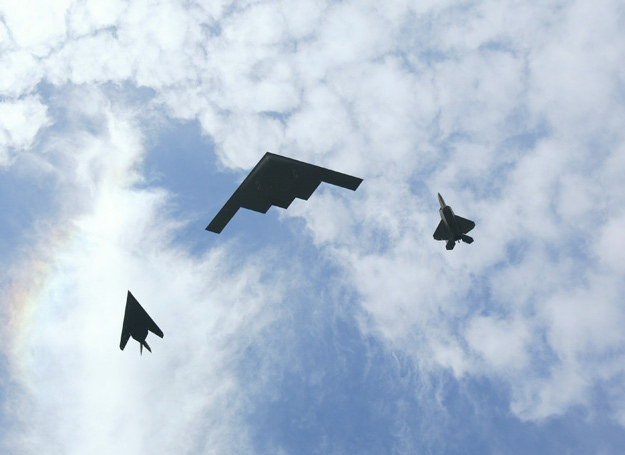 Od nieporadnych samolocików do współczesnych cudów techniki - F-117, B-2 i F-22 /Getty Images/Flash Press Media