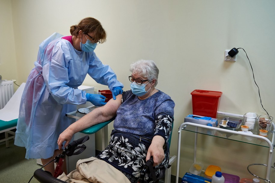 Od piątku rusza rejestracja dla seniorów, którzy chcą się zaszczepić przeciwko koronawirusowi
