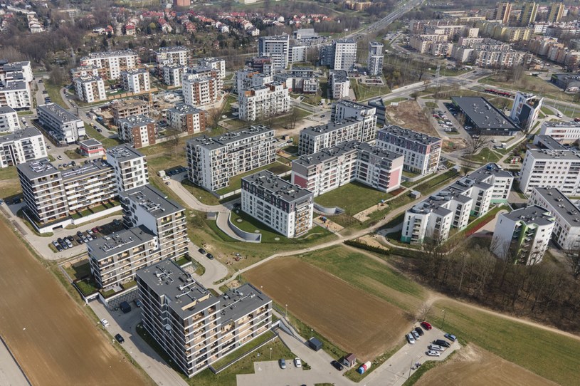 Od początku lat 90. deweloperzy wybudowali w Polsce ok. 2 mln mieszkań /Jacek Szydlowski /Agencja FORUM