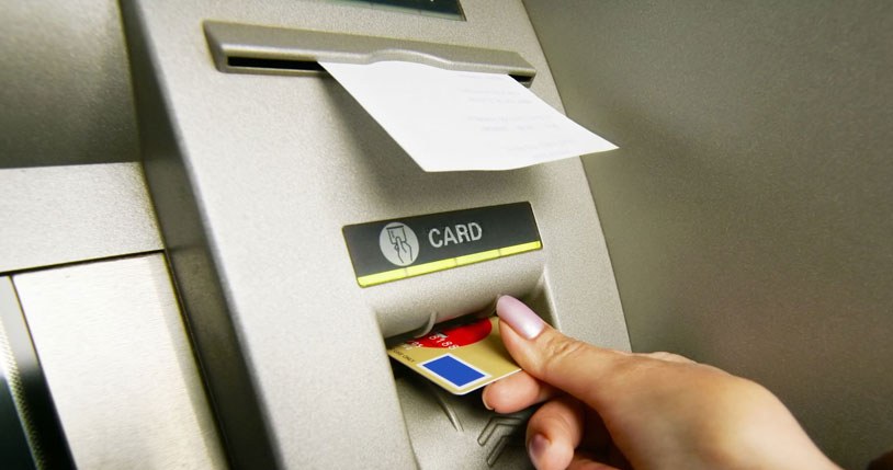 Od początku stycznia we wszystkich placówkach VeloBanku, zarówno własnych, jak i działających na zasadzie franczyzy, obowiązują nowe zasady obsługi. /123RF/PICSEL