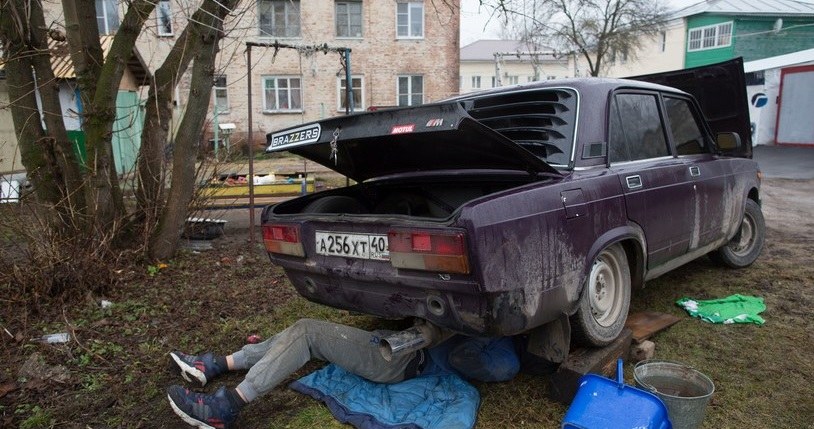 Od połowy grudnia 2021 roku w Rosji nie ma obowiązku przeprowadzania badań technicznych pojazdów. Każdy właściciel musi sam dbać o stan techniczny swojego auta /Getty Images