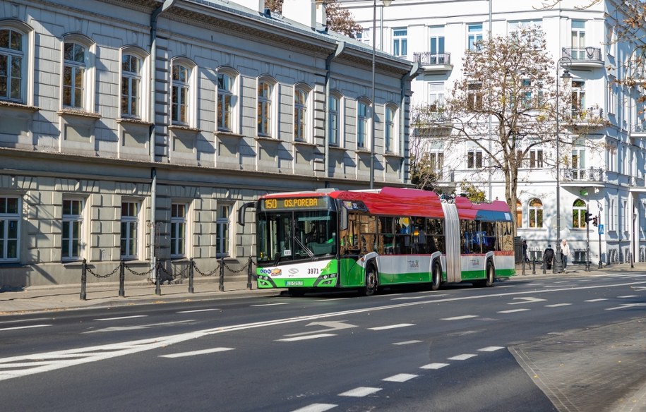 Od poniedziałku 16 lutego zaczyna obowiązywać nowy cennik biletów komunikacji miejskiej w Lublinie /Shutterstock