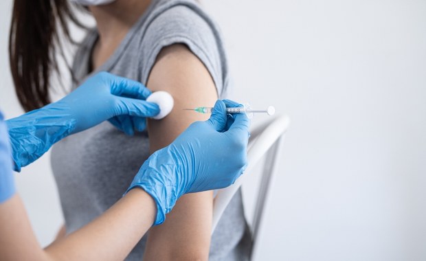 Od poniedziałku zmiany w aptekach. Więcej refundowanych szczepień