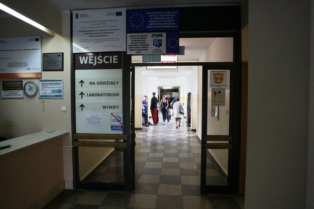 Od sierpnia szpital jest zadłużony na 269 mln zł /Lech Muszyński /PAP