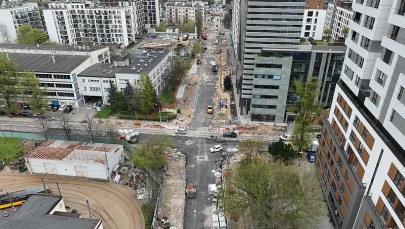 Od soboty nowe utrudnienia w Warszawie. Dotyczą pieszych, kierowców i pasażerów