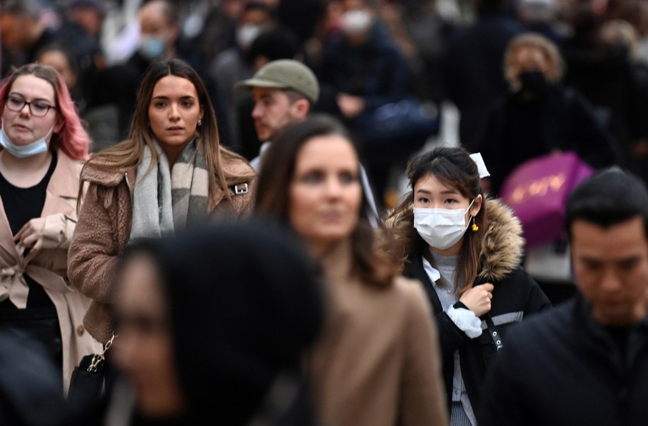 Od soboty zaostrzone zasady wjazdu z Wielkiej Brytanii do Francji, dotyczą też Polaków /ANDY RAIN /PAP/EPA